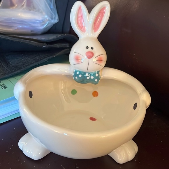 Easter Bunny 3-D White Polka Dot Bow Tie Candy Trinket Bowl Dish - Picture 12 of 15